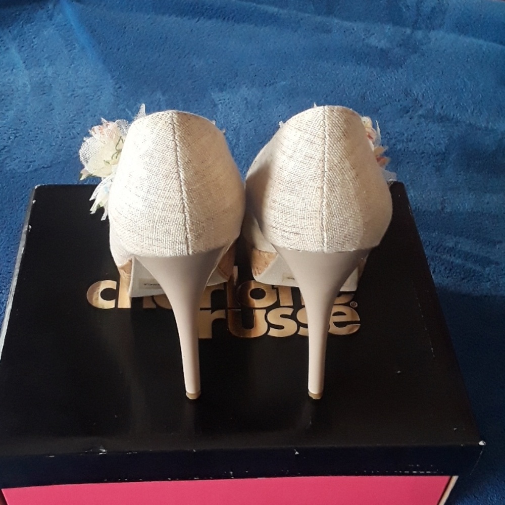 Heels - Picture 3 of 3